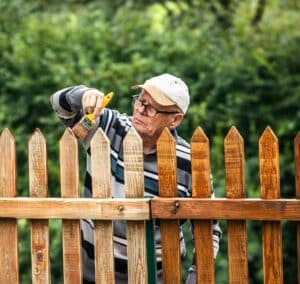 how to stain a wood fence